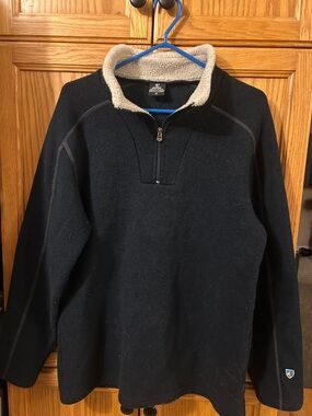 Kuhl Men's Black Half-Zip Sweater with Cream Sherpa Collar